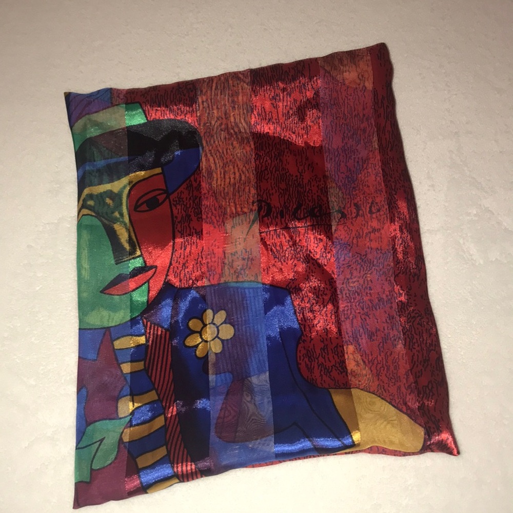Woman’s Scarf - Picture 1 of 2
